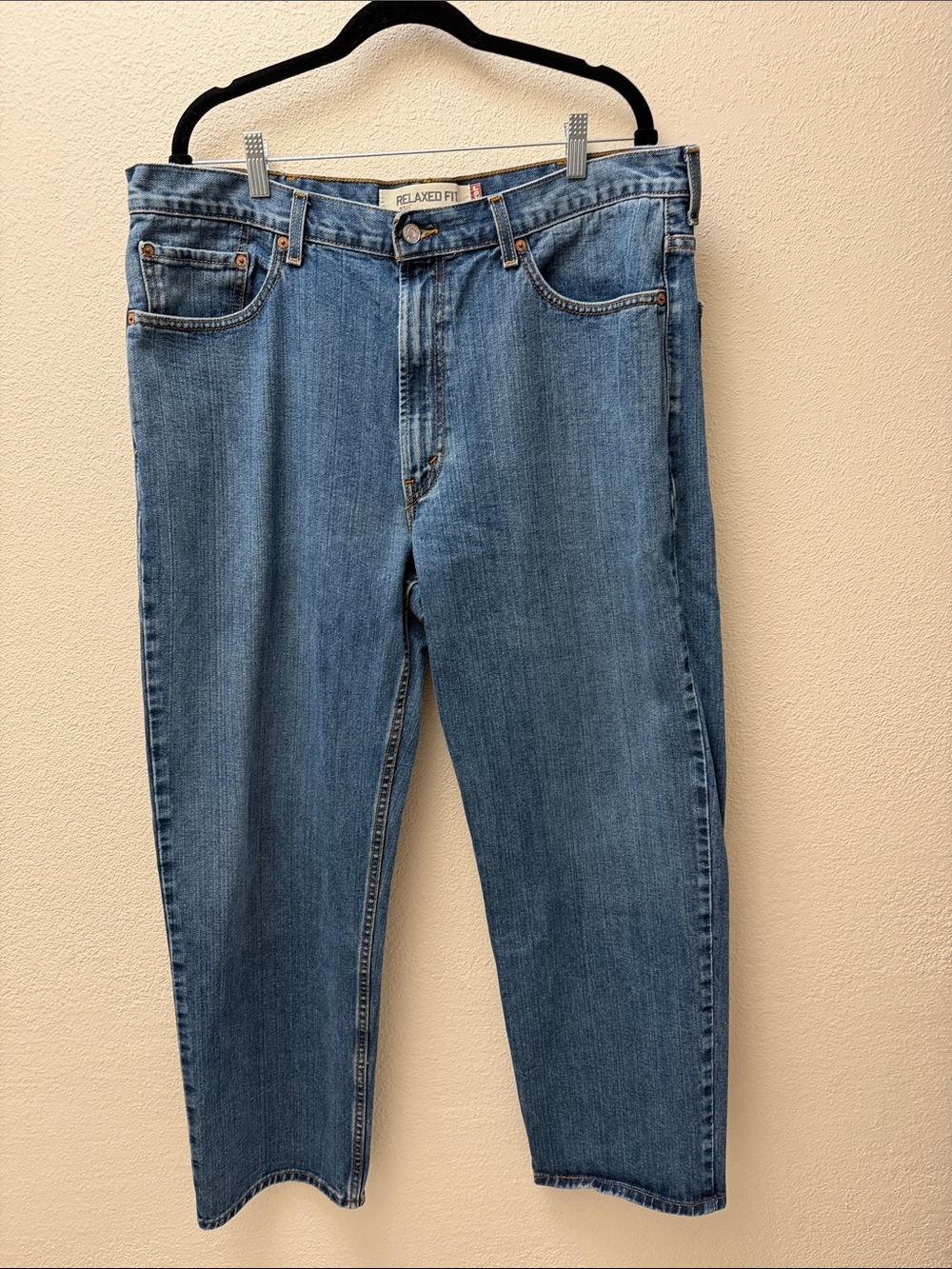 Levi's Relaxed Fit Men's Mid Blue Jeans